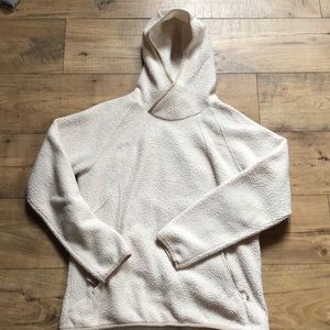 North Face fuzzy hoodie. 🌻 large